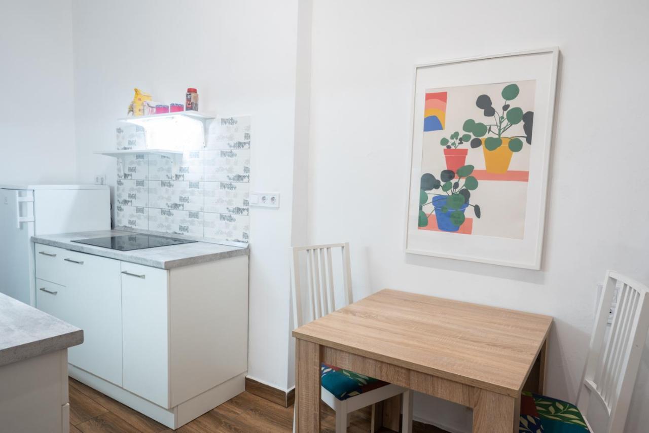 Cozy & Quiet Apartment Near Kiraly Street Free Parking, Ac, Perfect For 4 Guests! Budapest Bagian luar foto