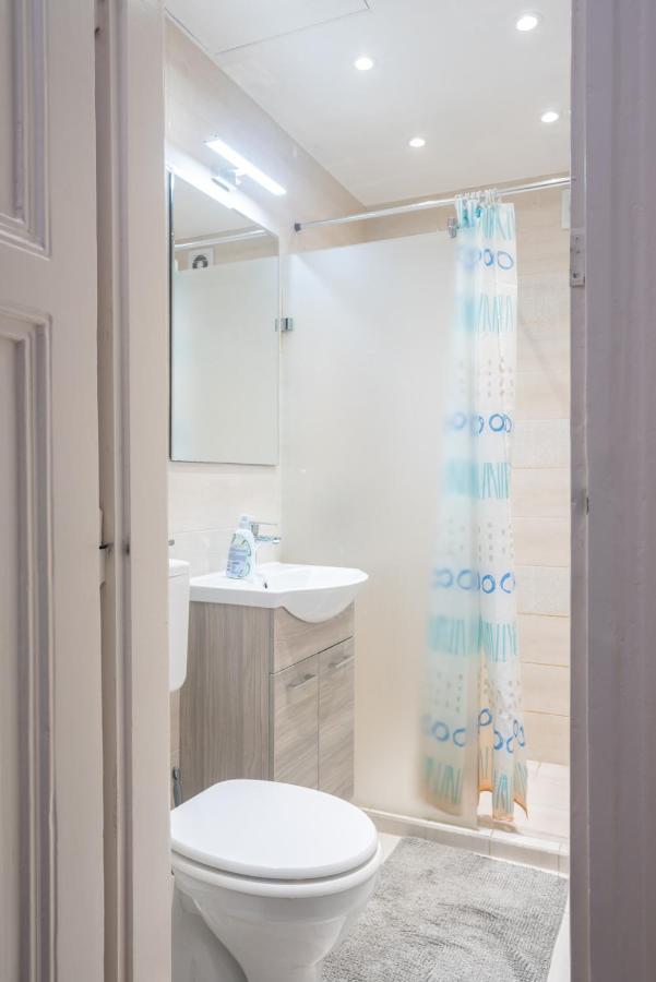 Cozy & Quiet Apartment Near Kiraly Street Free Parking, Ac, Perfect For 4 Guests! Budapest Bagian luar foto