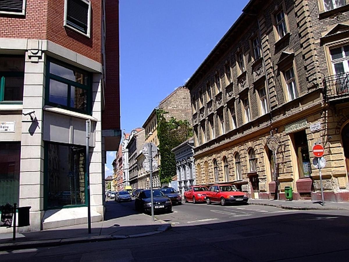 Cozy & Quiet Apartment Near Kiraly Street Free Parking, Ac, Perfect For 4 Guests! Budapest Bagian luar foto