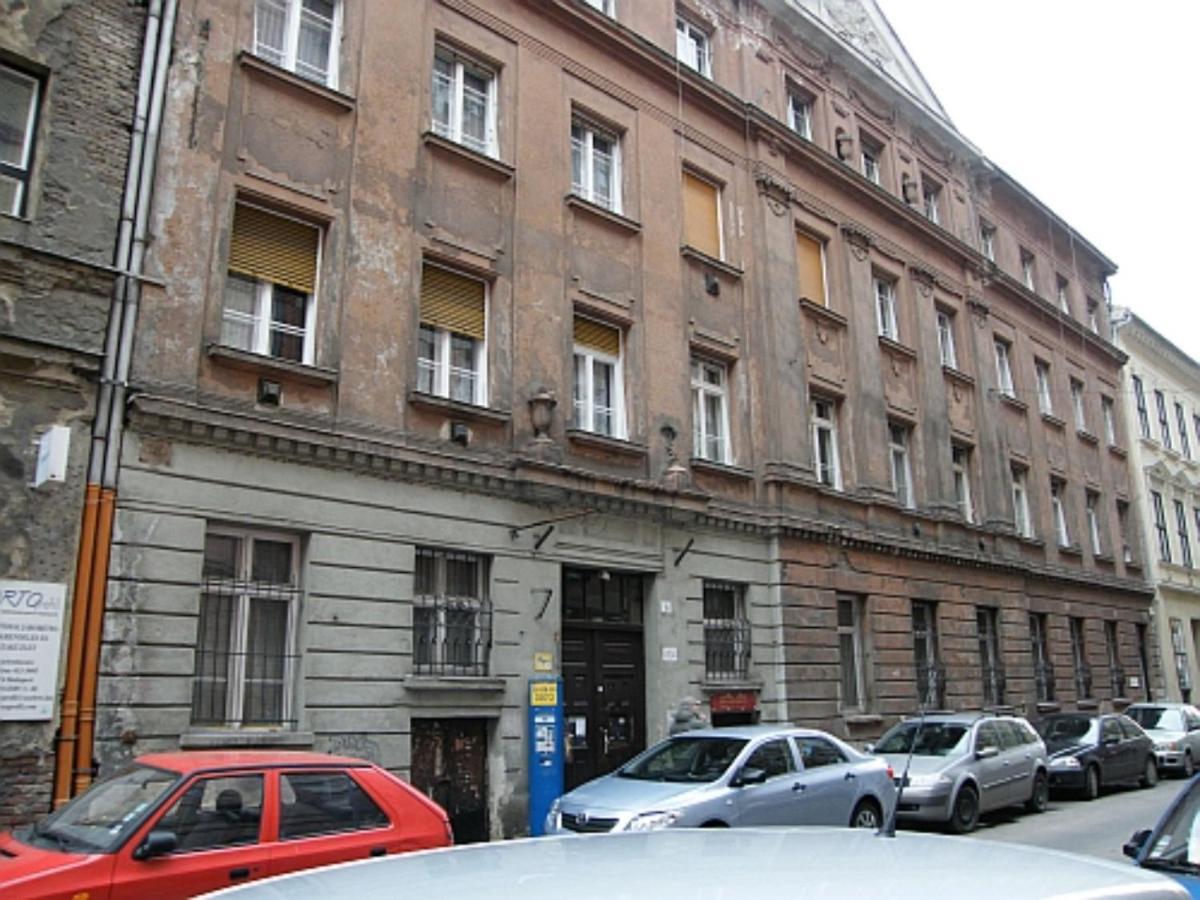 Cozy & Quiet Apartment Near Kiraly Street Free Parking, Ac, Perfect For 4 Guests! Budapest Bagian luar foto